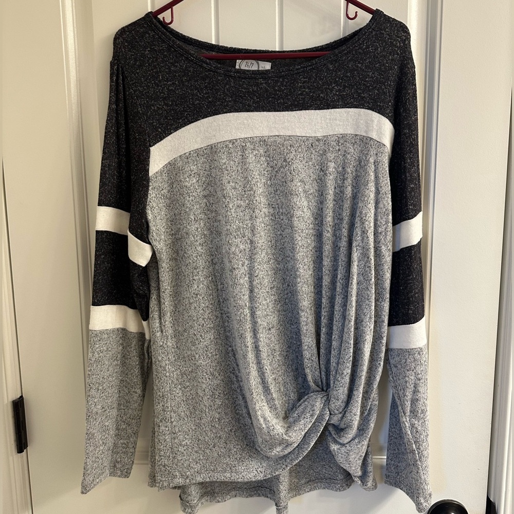 Maurice’s NWT long sleeve light sweater